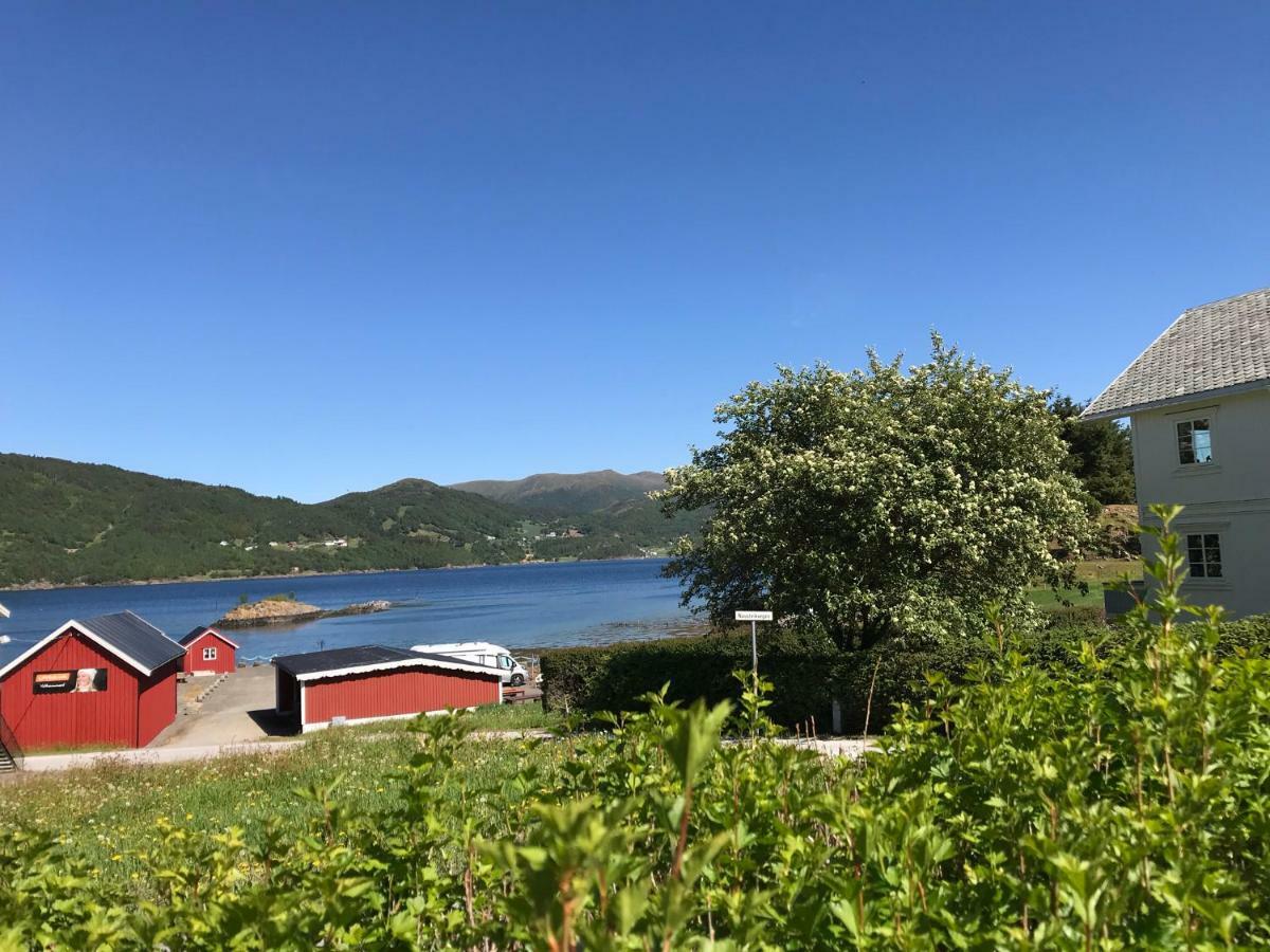 Appartamento Ola Bua Near The Atlantic Road Lyngstad Esterno foto
